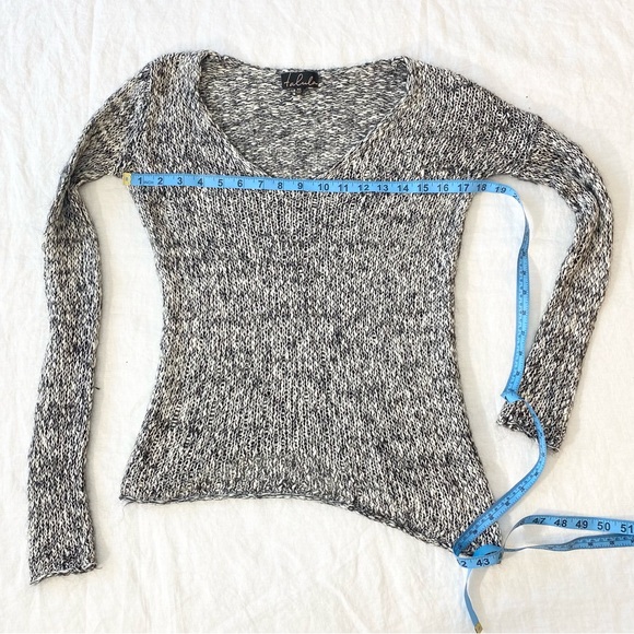 Tulula Avenue Asymmetrical Loose Knit Sweater - Picture 11 of 15